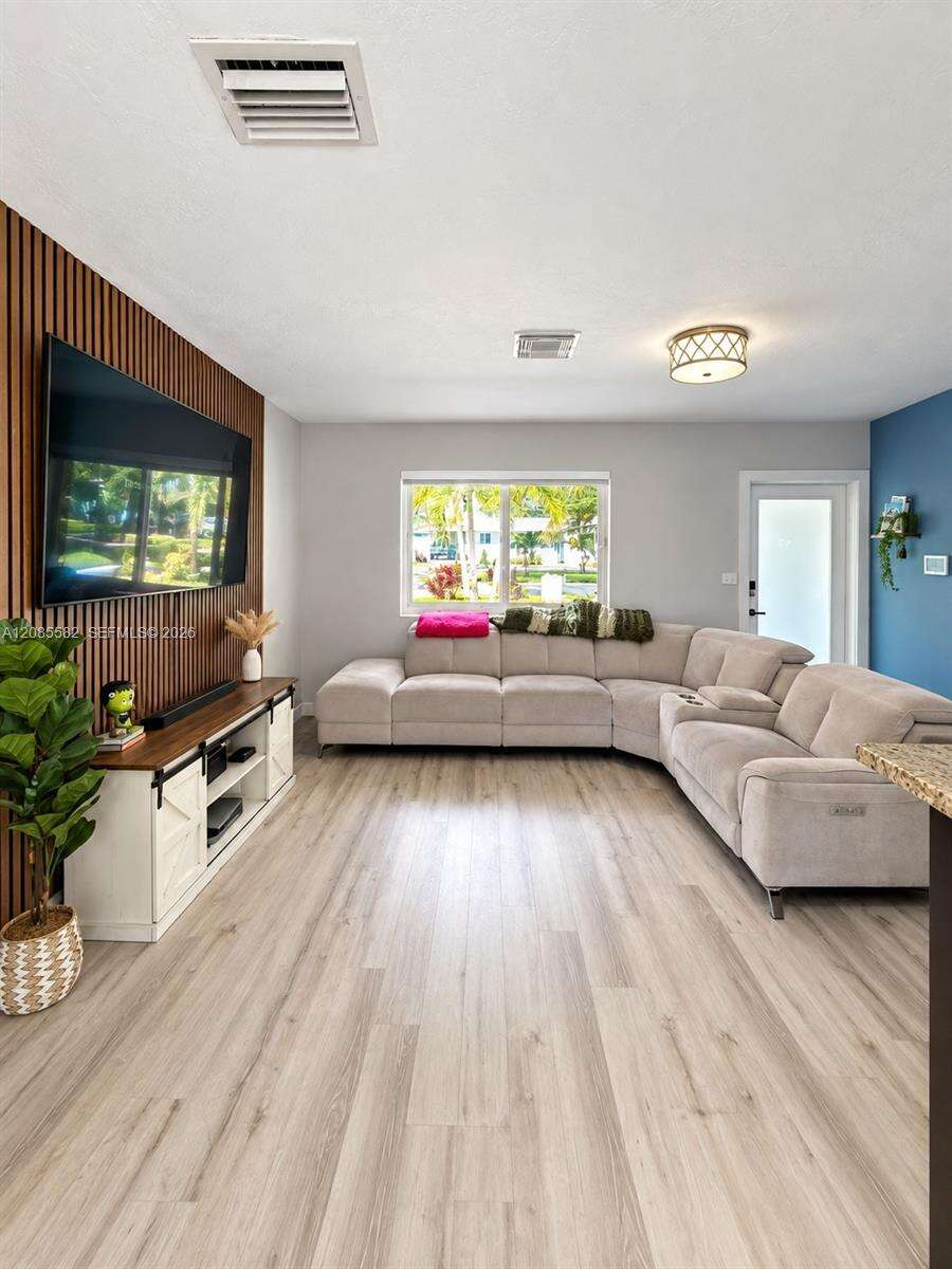 240 68th Ave, Hollywood, FL 33024 - For Sale photo 17
