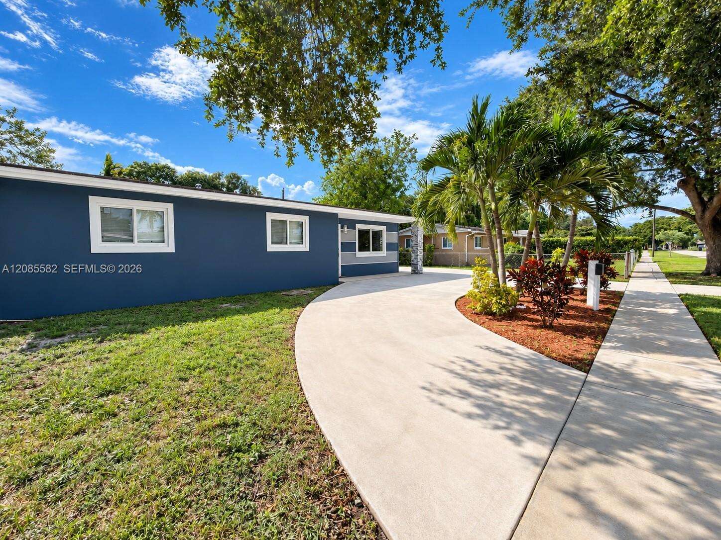 240 68th Ave, Hollywood, FL 33024 - For Sale photo 3