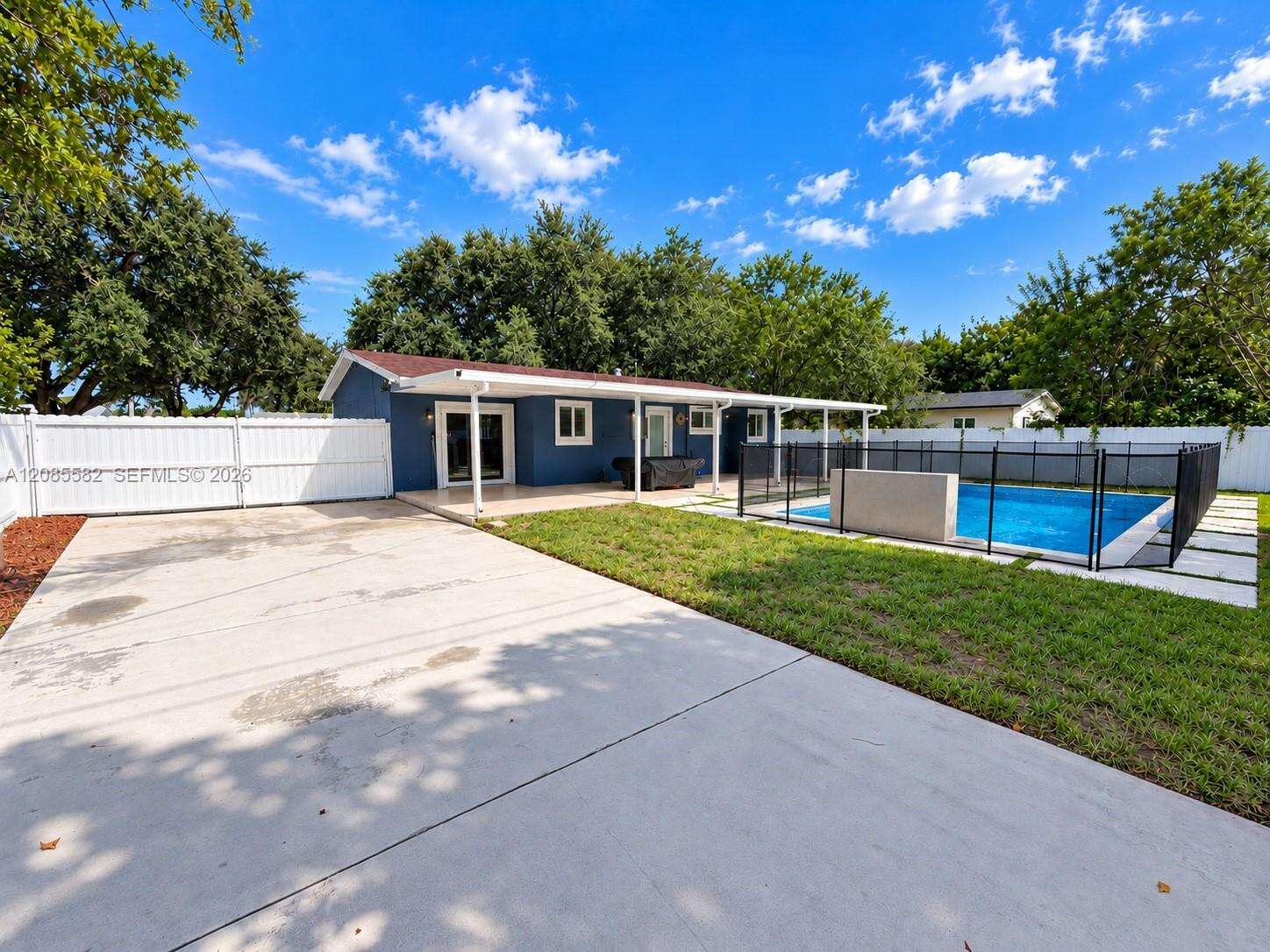 240 68th Ave, Hollywood, FL 33024 - For Sale photo 4