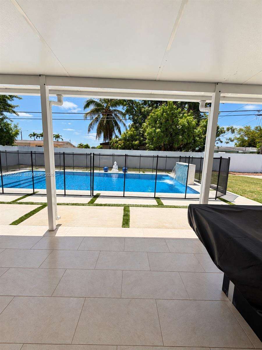240 68th Ave, Hollywood, FL 33024 - For Sale photo 5