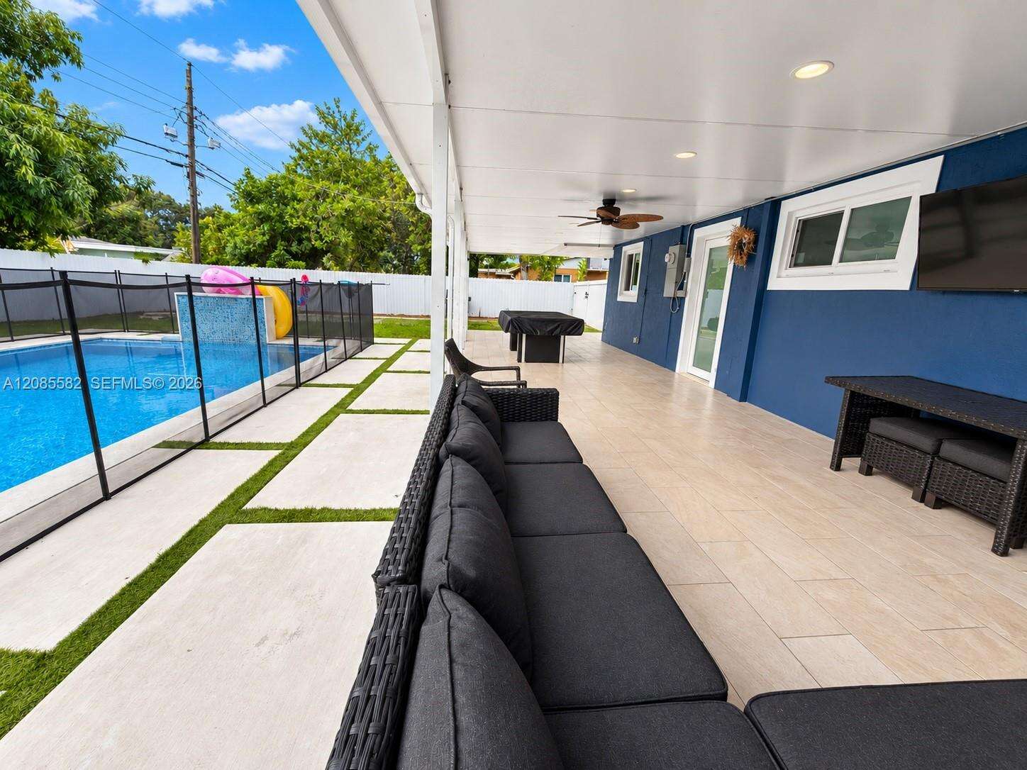 240 68th Ave, Hollywood, FL 33024 - For Sale photo 6