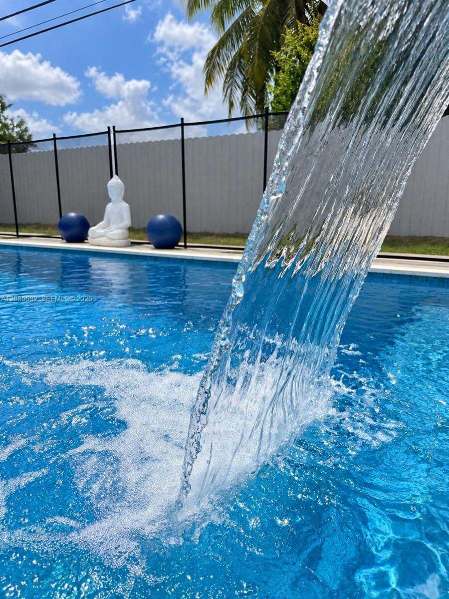 240 68th Ave, Hollywood, FL 33024 - For Sale photo 8