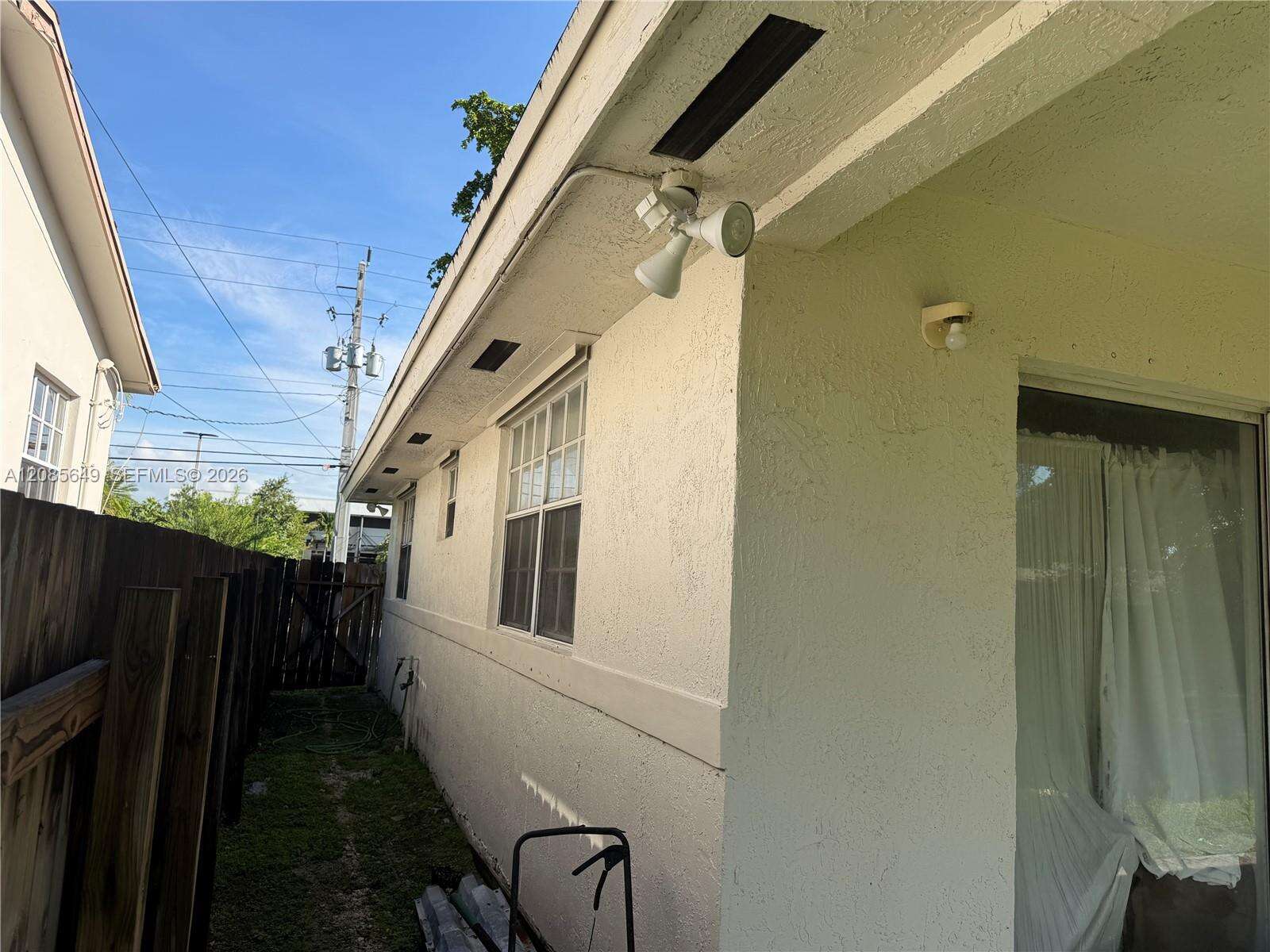 617 1st St, Hallandale Beach, FL 33009 - For Sale photo 3