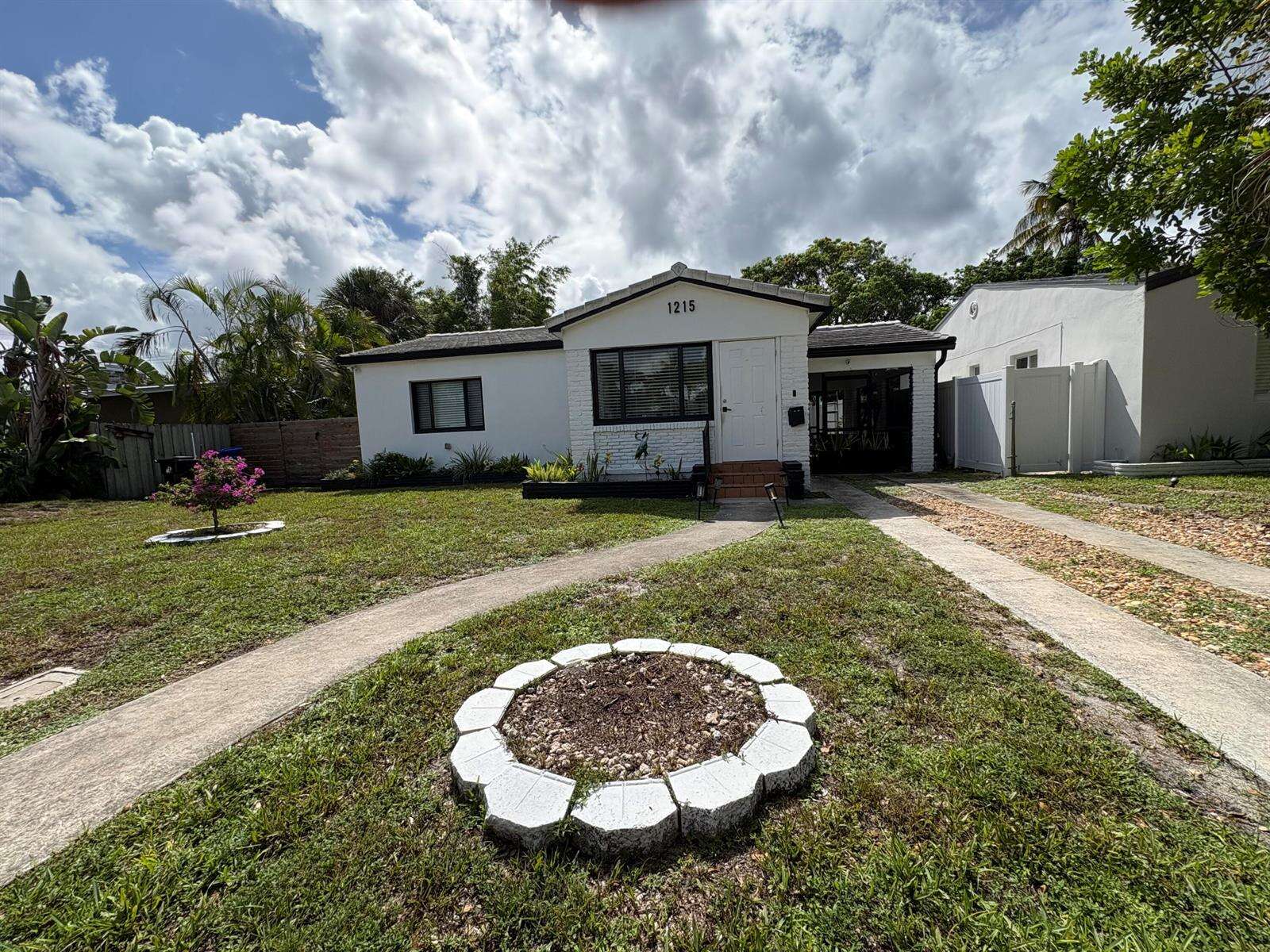 1215 16th, Fort Lauderdale, FL 33304 - For Sale photo 1