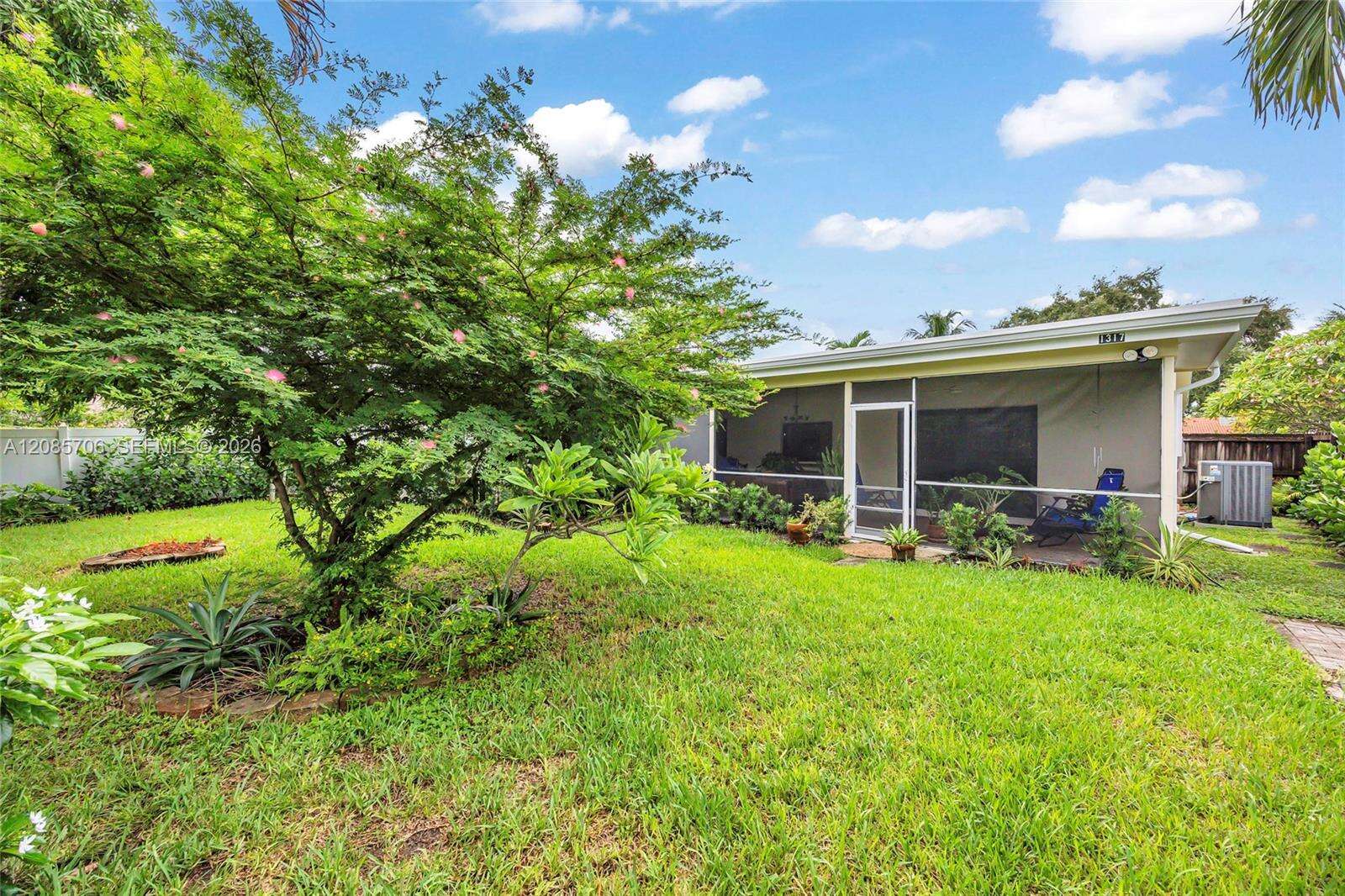 1317 Funston St, Hollywood, FL 33019 - For Sale photo 5