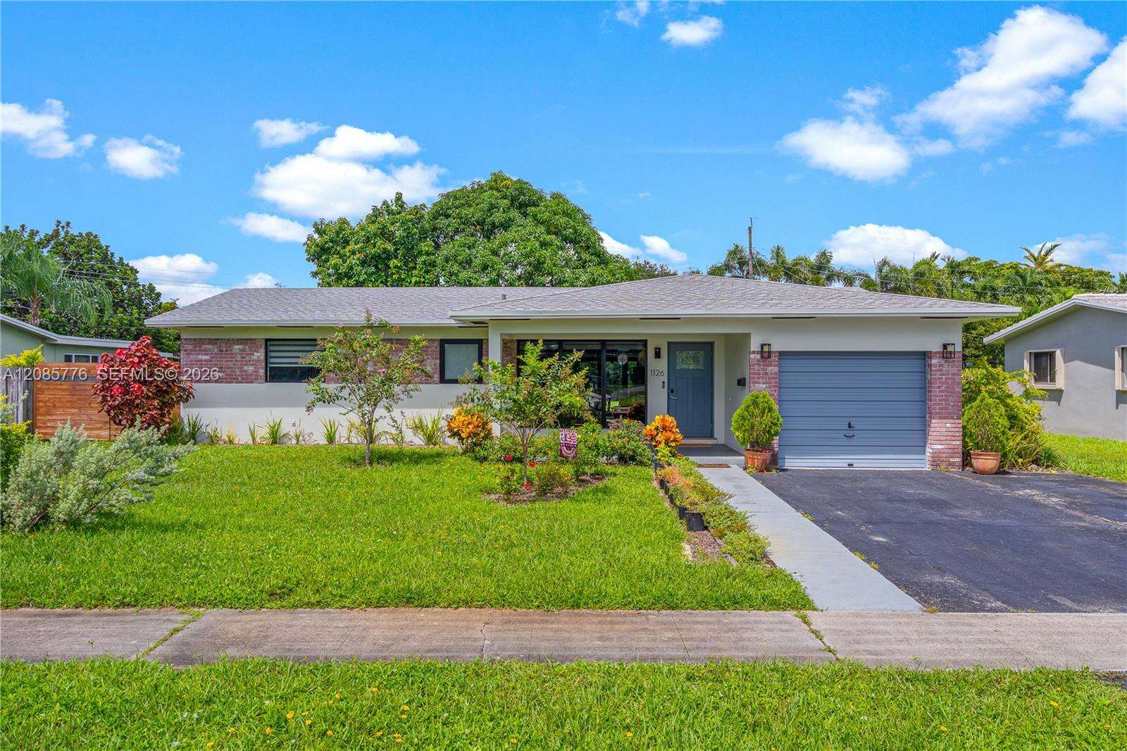 1126 Hawthorne Cir, Hollywood, FL 33021 - For Sale photo 1