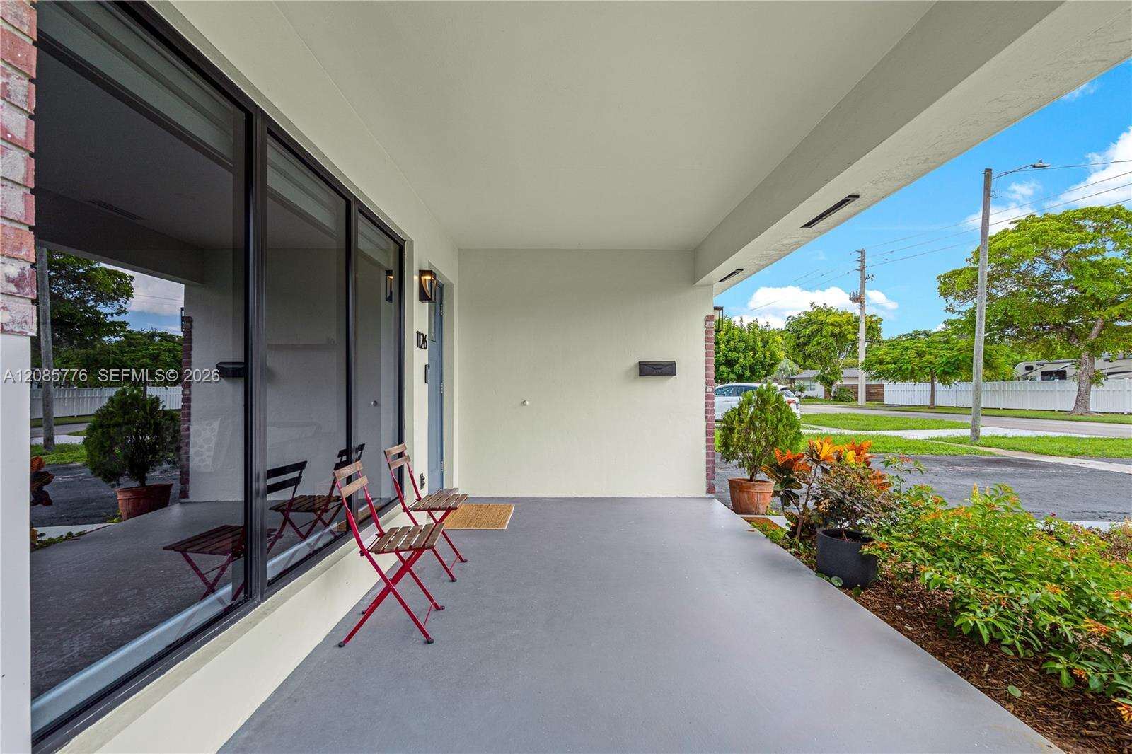 1126 Hawthorne Cir, Hollywood, FL 33021 - For Sale photo 4