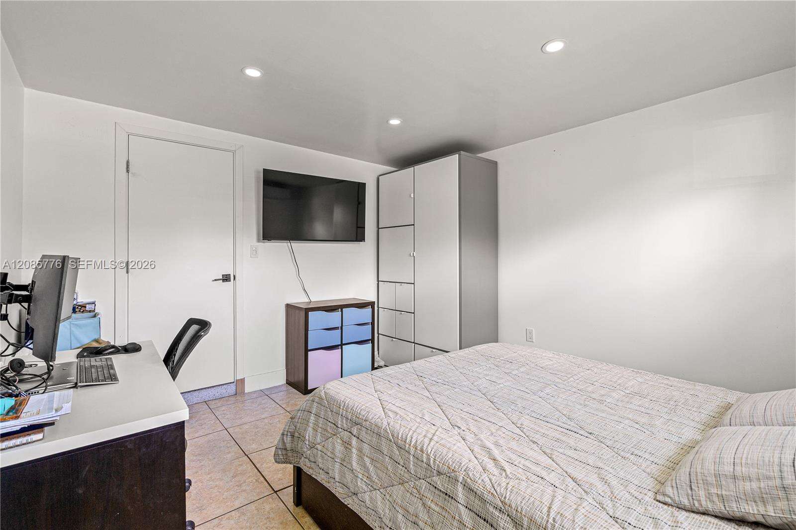 1126 Hawthorne Cir, Hollywood, FL 33021 - For Sale photo 33