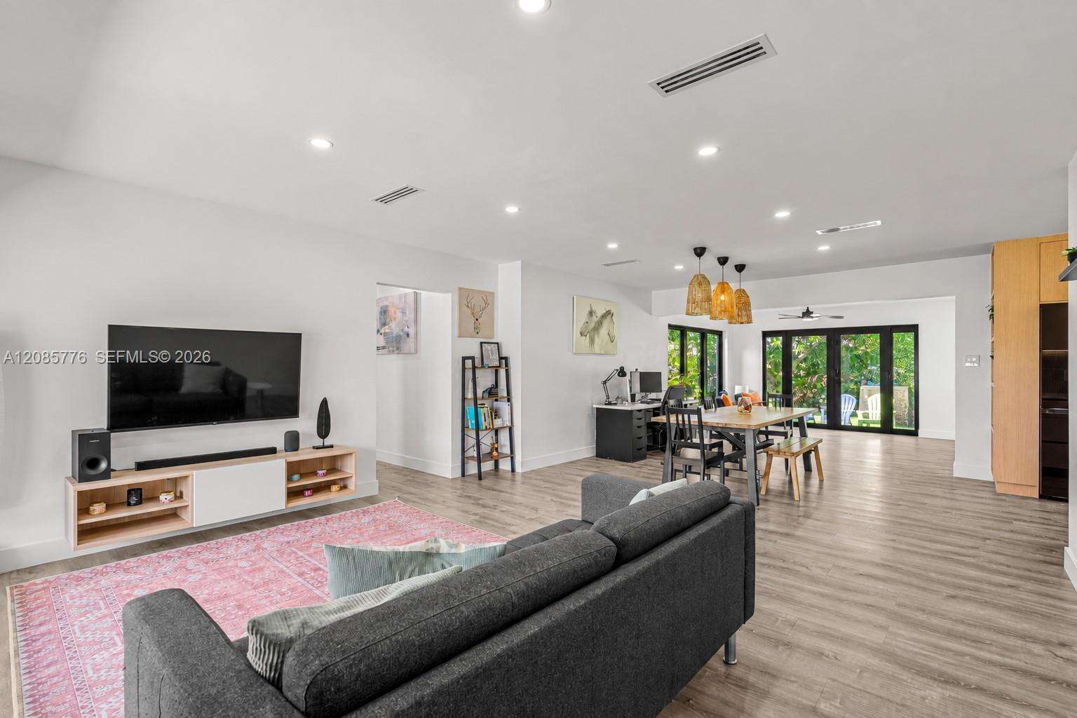 1126 Hawthorne Cir, Hollywood, FL 33021 - For Sale photo 5