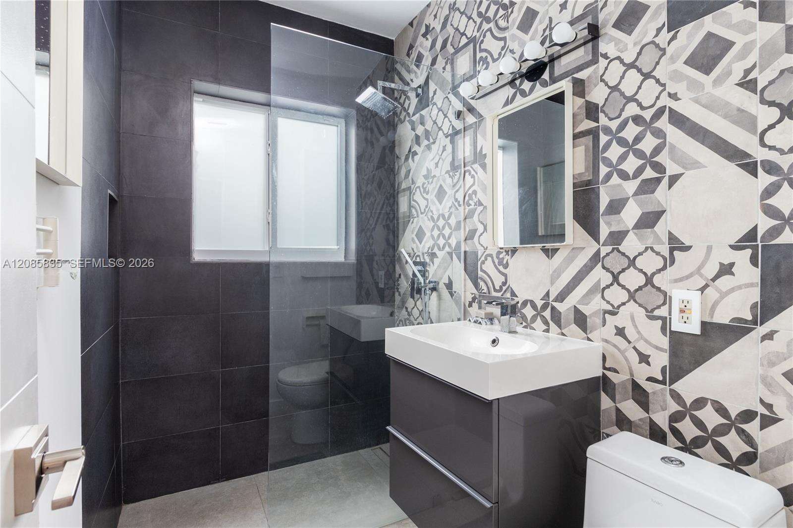 661 86th St, Miami Beach, FL 33141 - For Sale photo 17