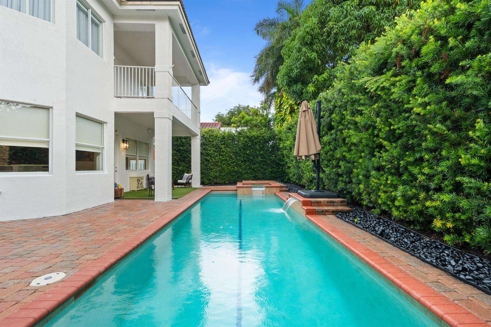 7372 18th, Pembroke Pines, FL 33024 - For Sale photo 4