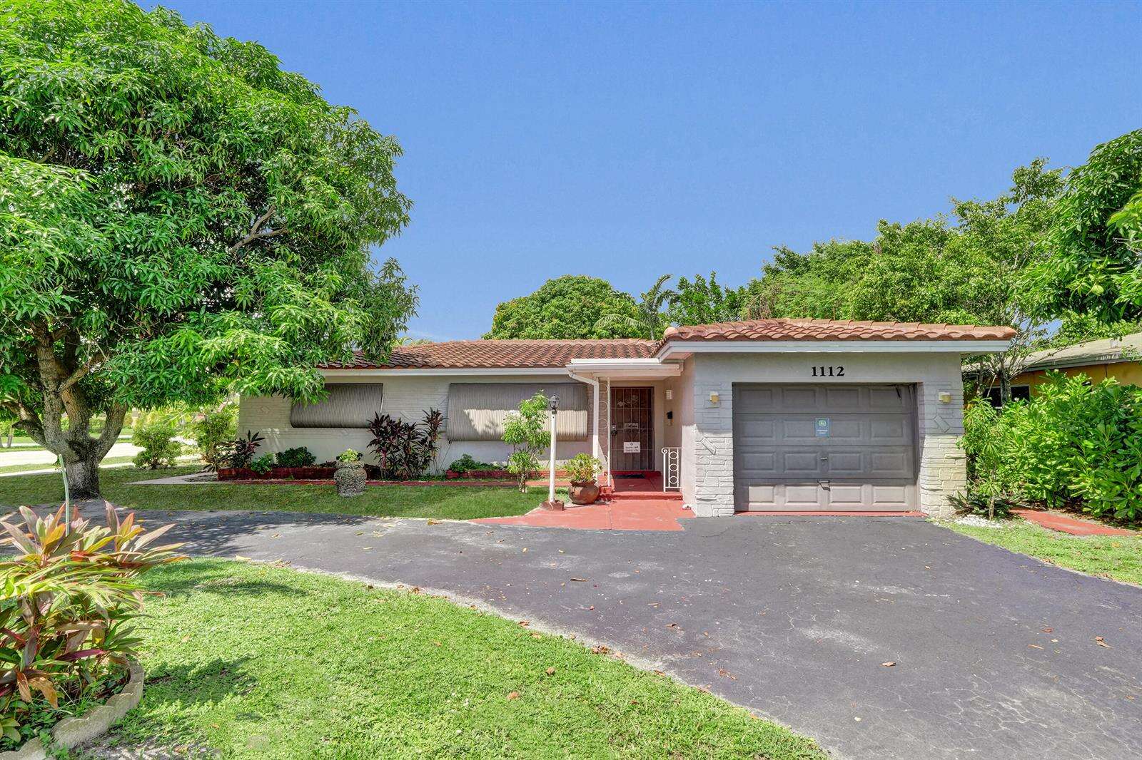 1112 22nd, Hollywood, FL 33020 - For Sale photo 2