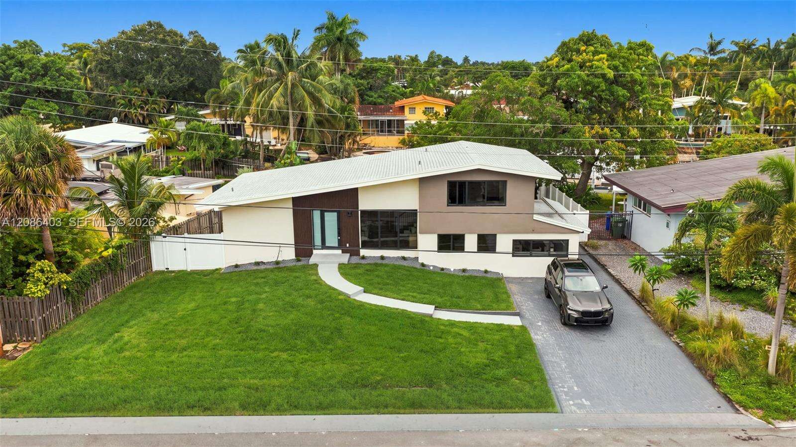 2412 Sugarloaf Ln, Fort Lauderdale, FL 33312 - For Sale photo 1