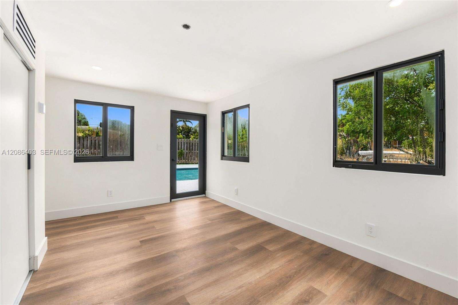 2412 Sugarloaf Ln, Fort Lauderdale, FL 33312 - For Sale photo 4