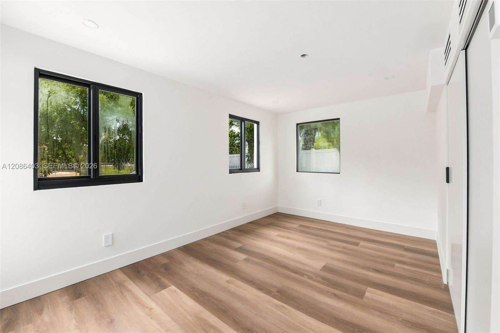 2412 Sugarloaf Ln, Fort Lauderdale, FL 33312 - For Sale photo 5