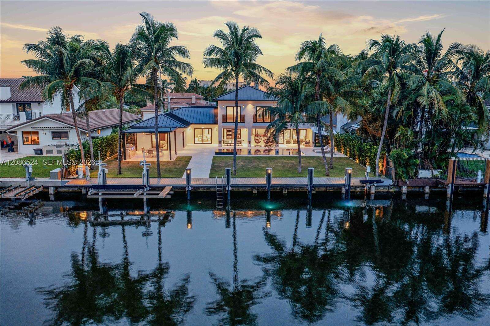 415 Holiday Dr, Hallandale Beach, FL 33009 - For Sale photo 1
