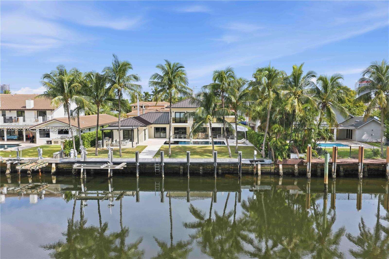 415 Holiday Dr, Hallandale Beach, FL 33009 - For Sale photo 16
