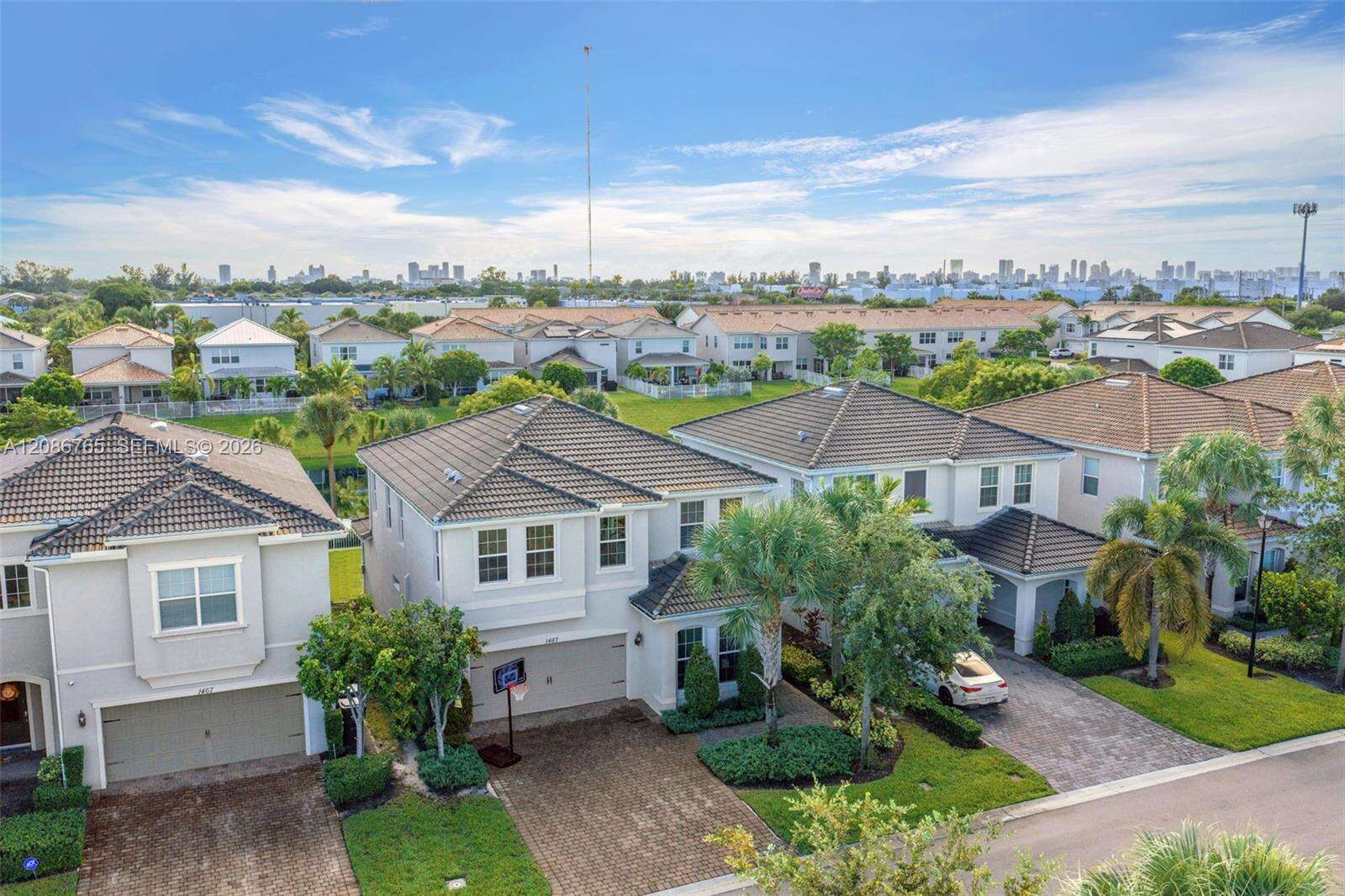 1487 Pongam Ter, Hollywood, FL 33021 - For Sale photo 2
