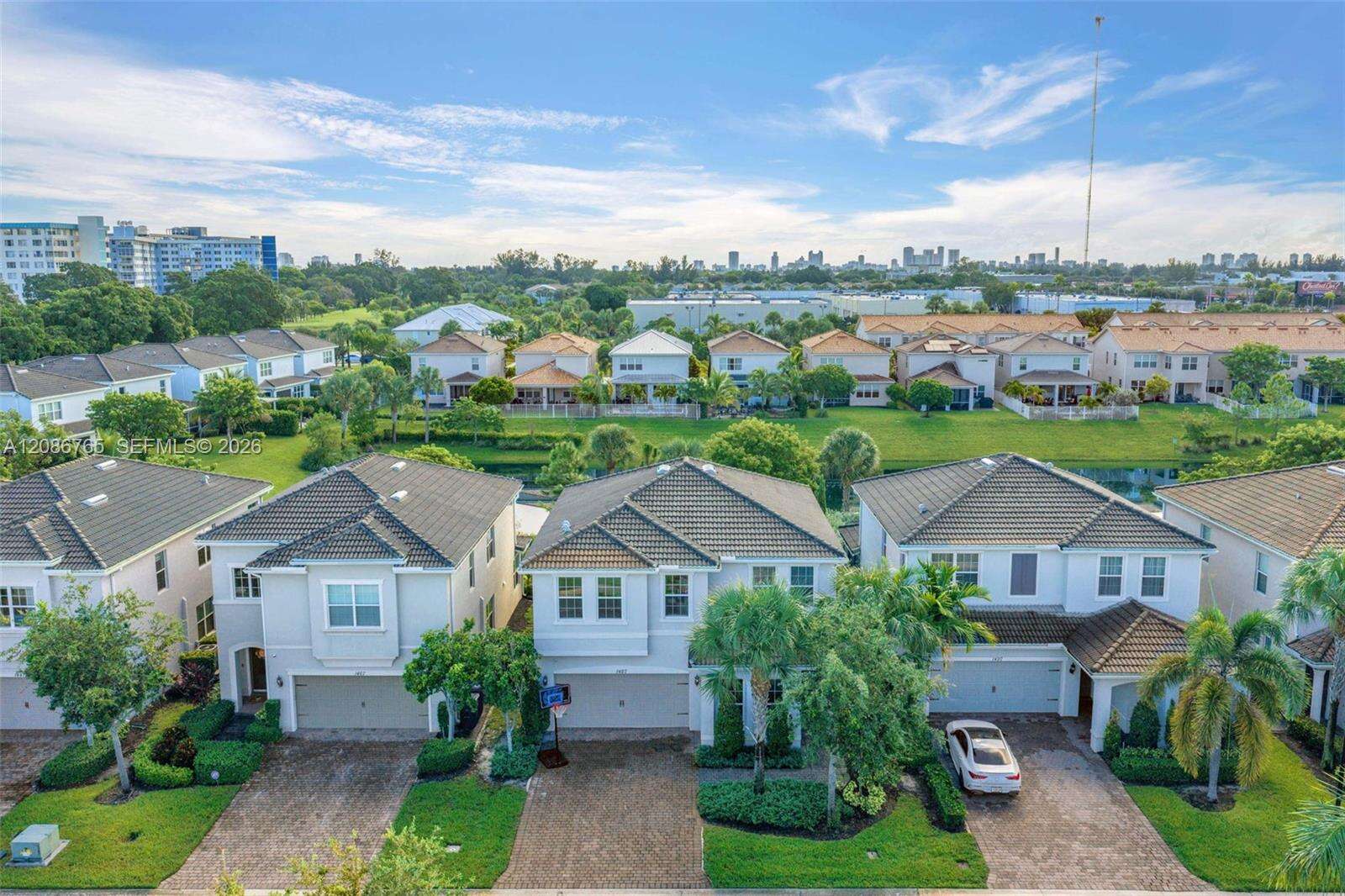 1487 Pongam Ter, Hollywood, FL 33021 - For Sale photo 3