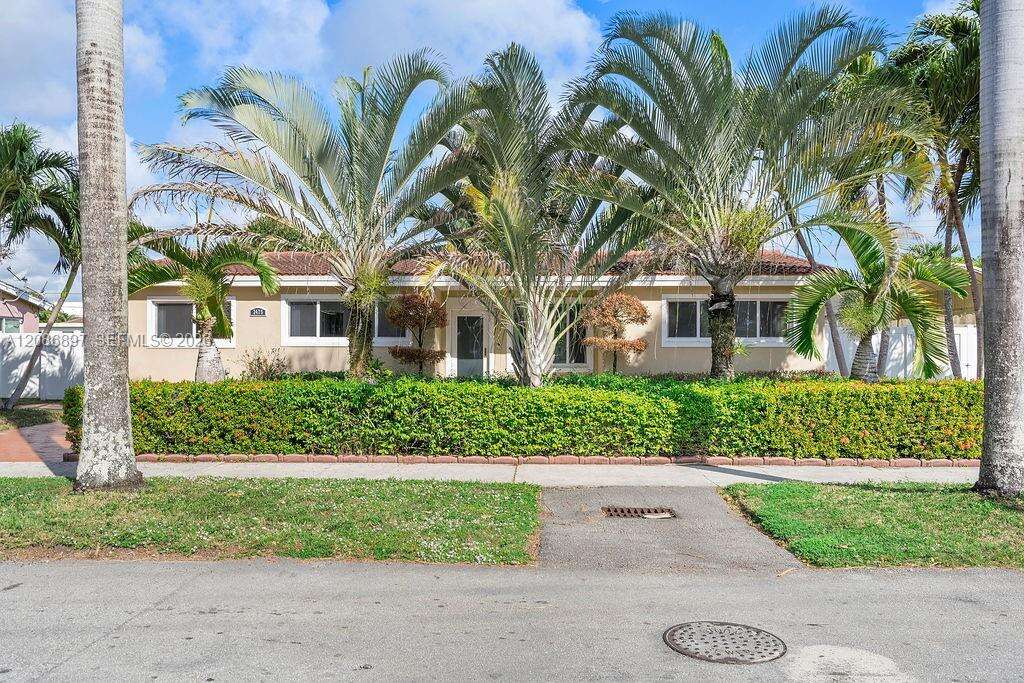 2475 214th St, Aventura, FL 33180 - For Sale photo 1