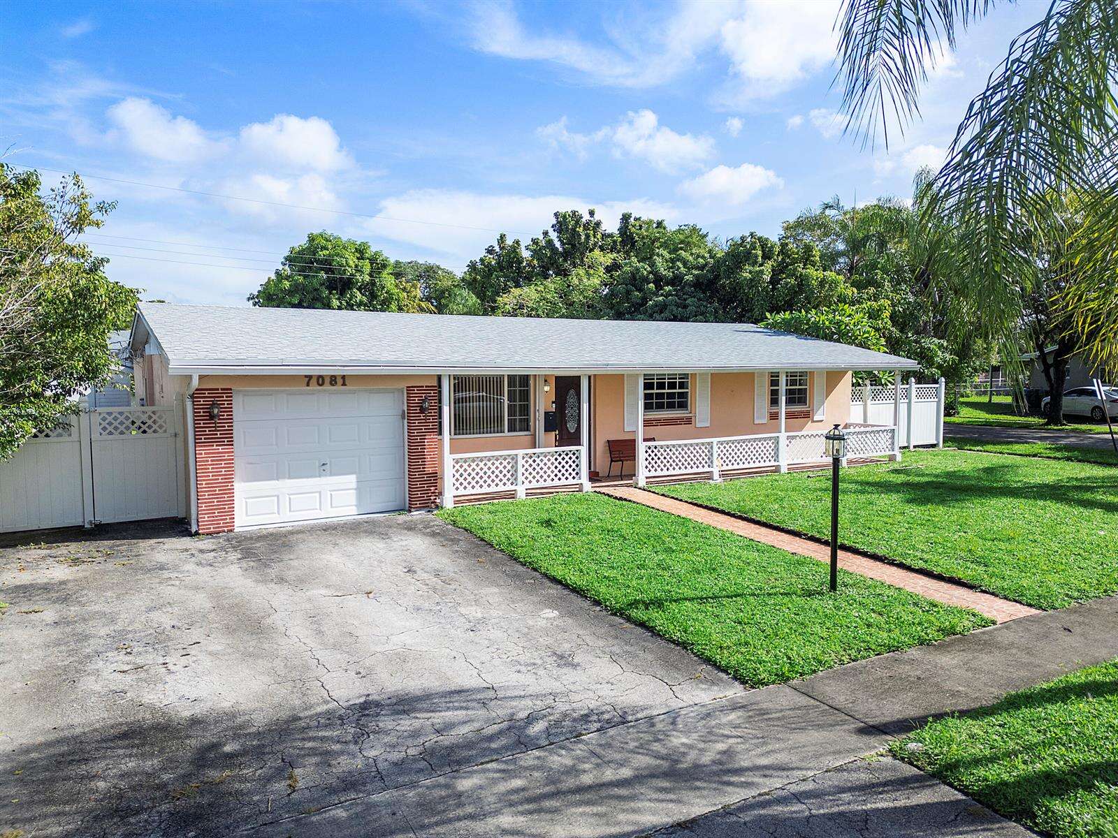 7081 Taylor, Hollywood, FL 33024 - For Sale photo 1