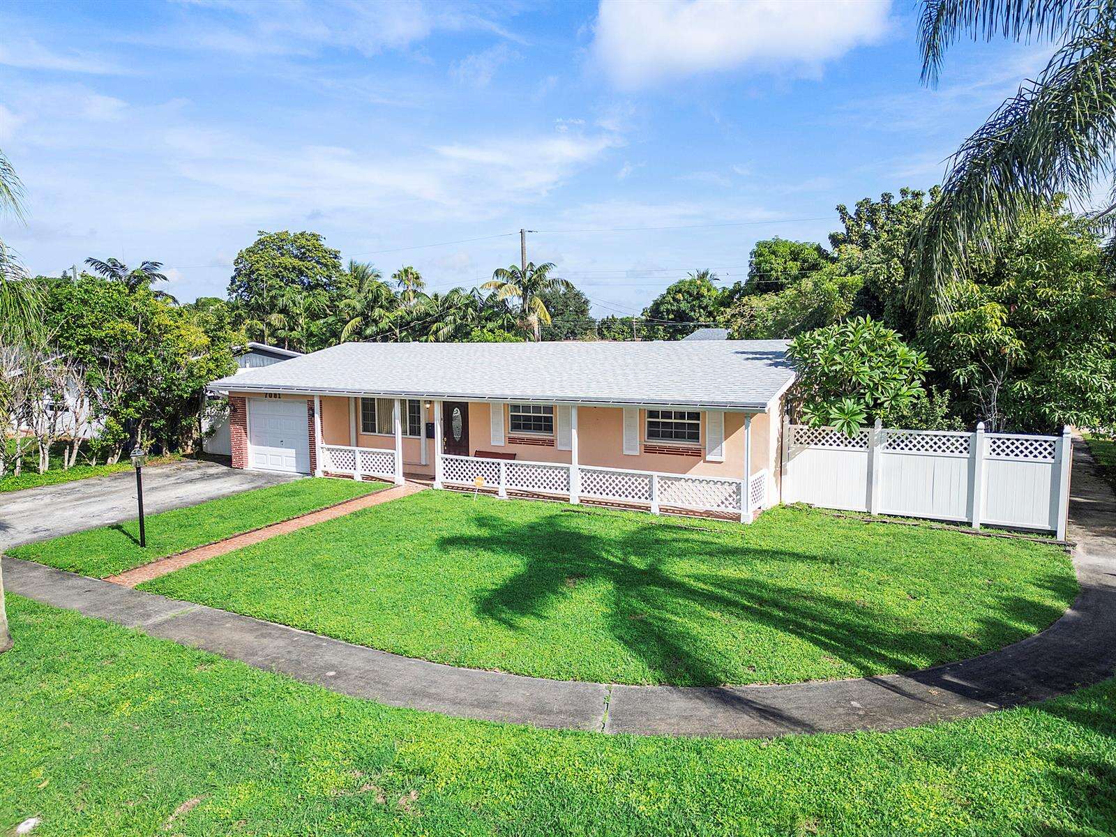 7081 Taylor, Hollywood, FL 33024 - For Sale photo 2