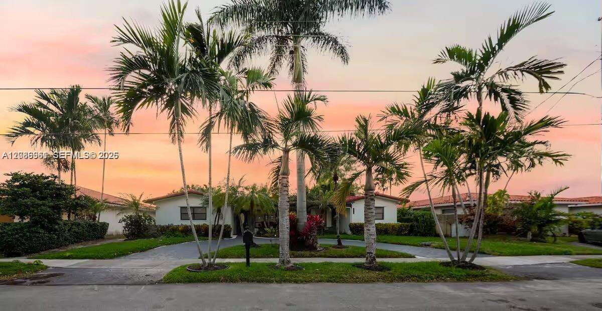 21250 23rd Ave, Miami, FL 33180 - For Sale photo 2