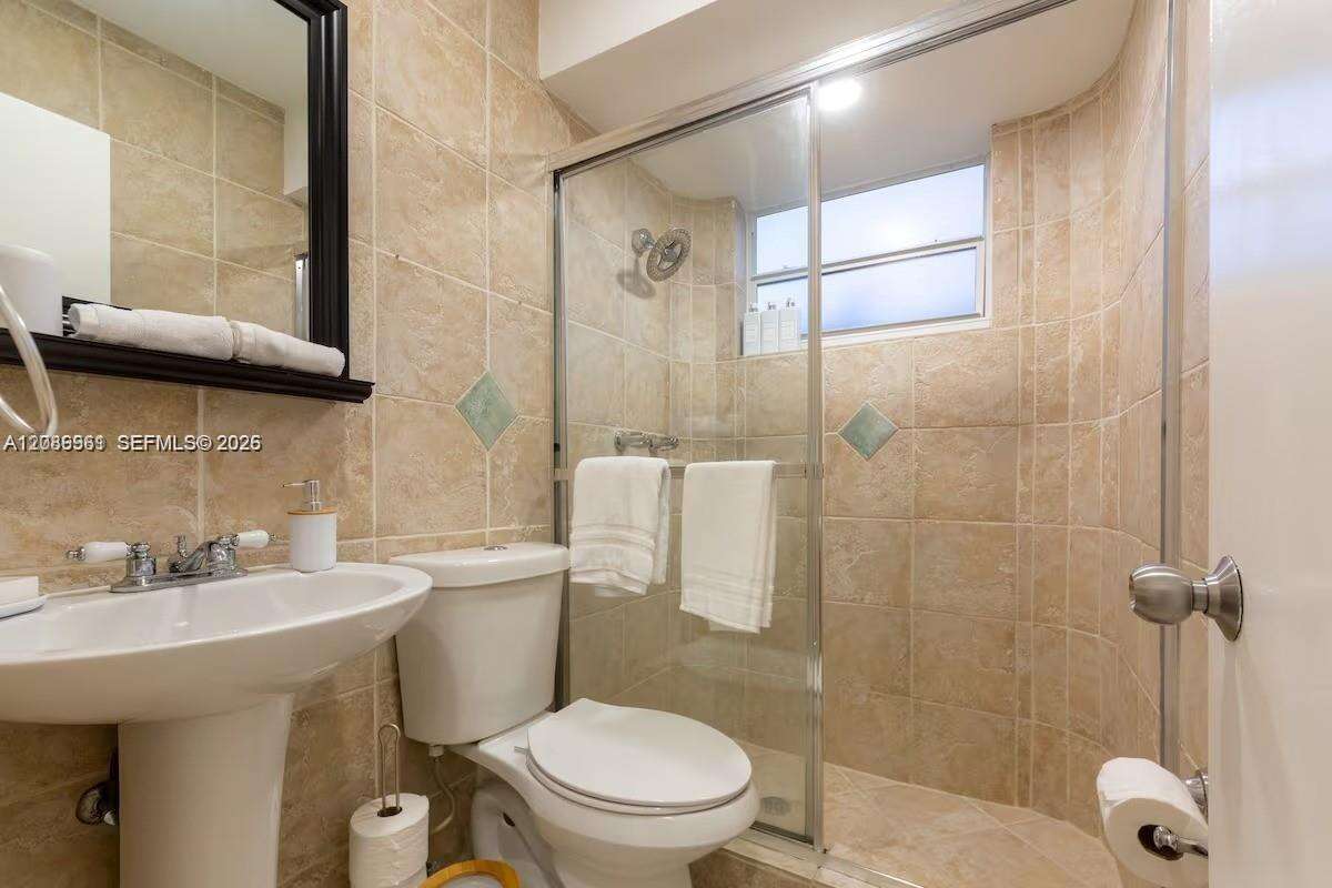 21250 23rd Ave, Miami, FL 33180 - For Sale photo 17