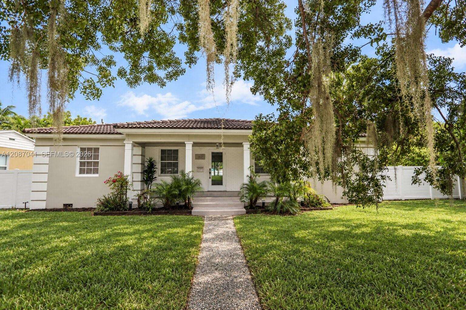 1516 Jefferson St, Hollywood, FL 33020 - For Sale photo 1