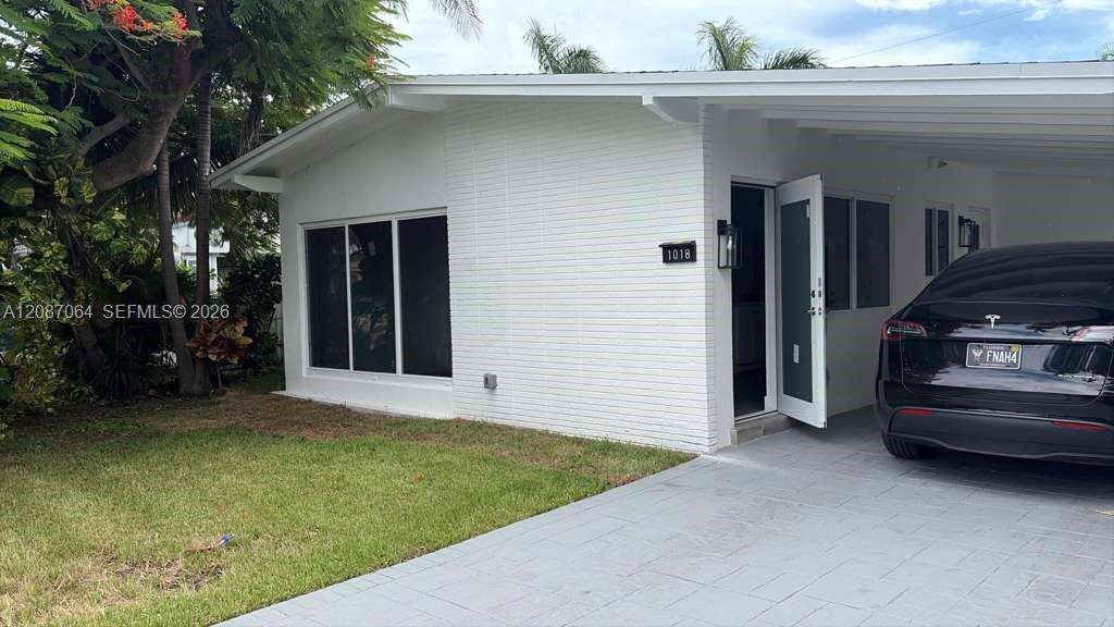 1018 7th St, Hallandale Beach, FL 33009 - For Sale photo 1