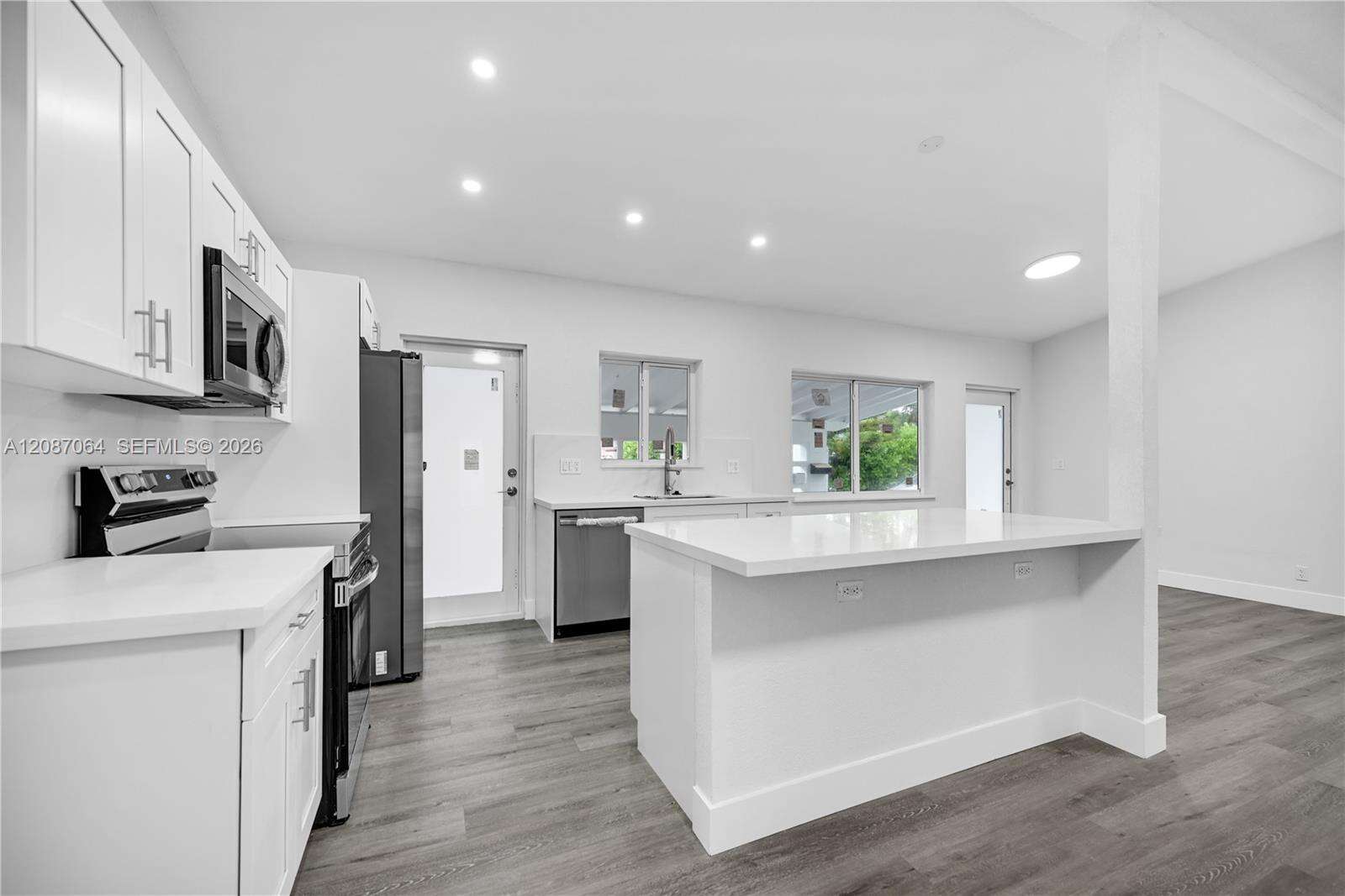 1018 7th St, Hallandale Beach, FL 33009 - For Sale photo 14