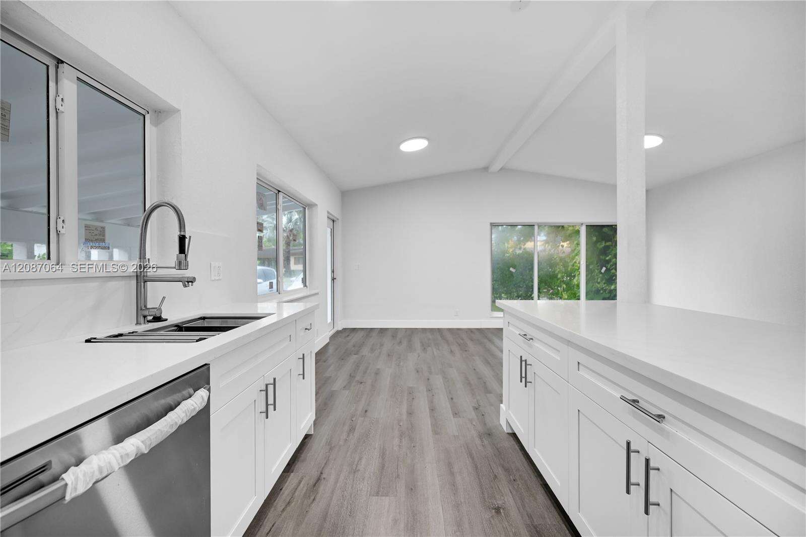 1018 7th St, Hallandale Beach, FL 33009 - For Sale photo 9
