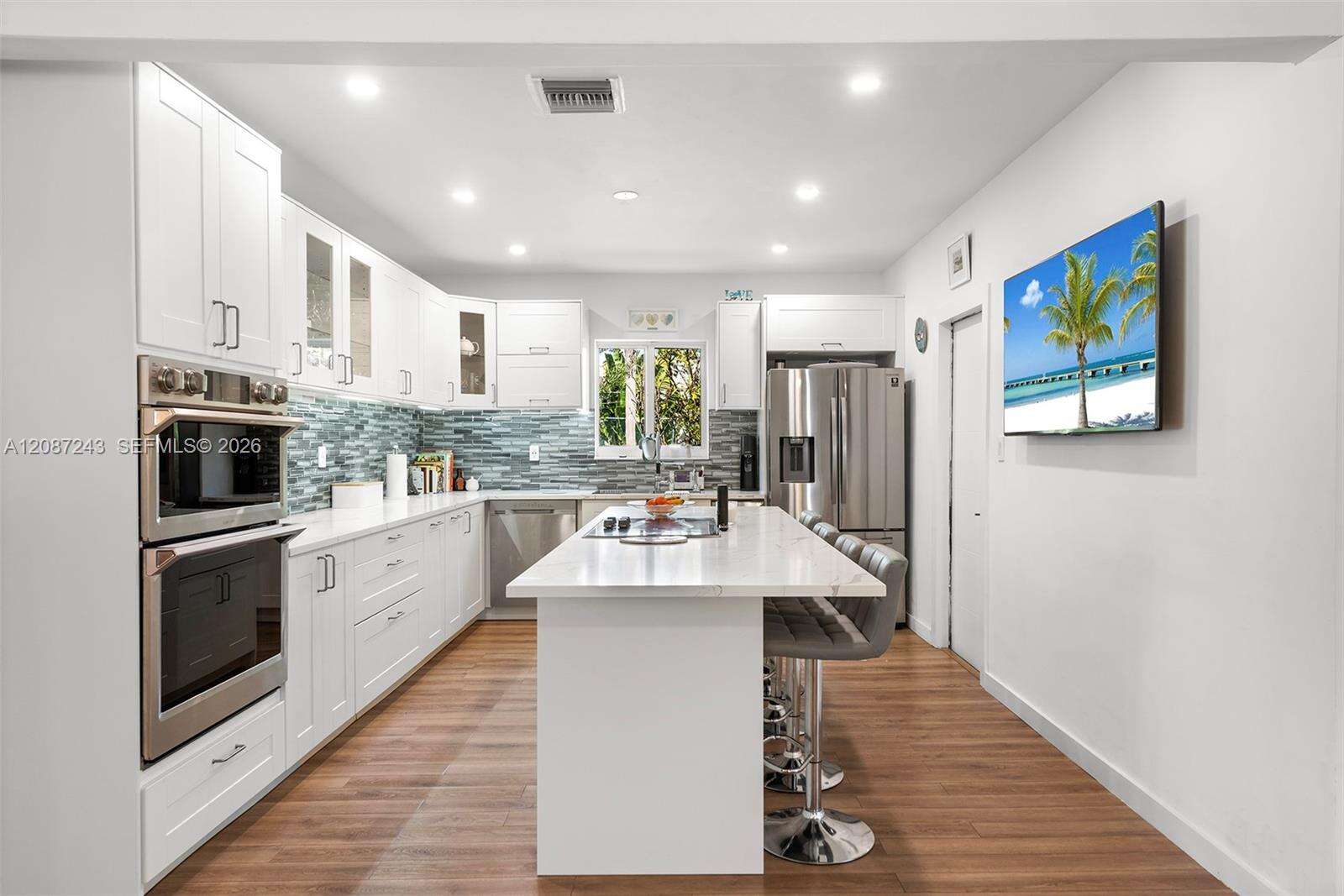 7940 Hawthorne Ave, Miami Beach, FL 33141 - For Sale photo 15