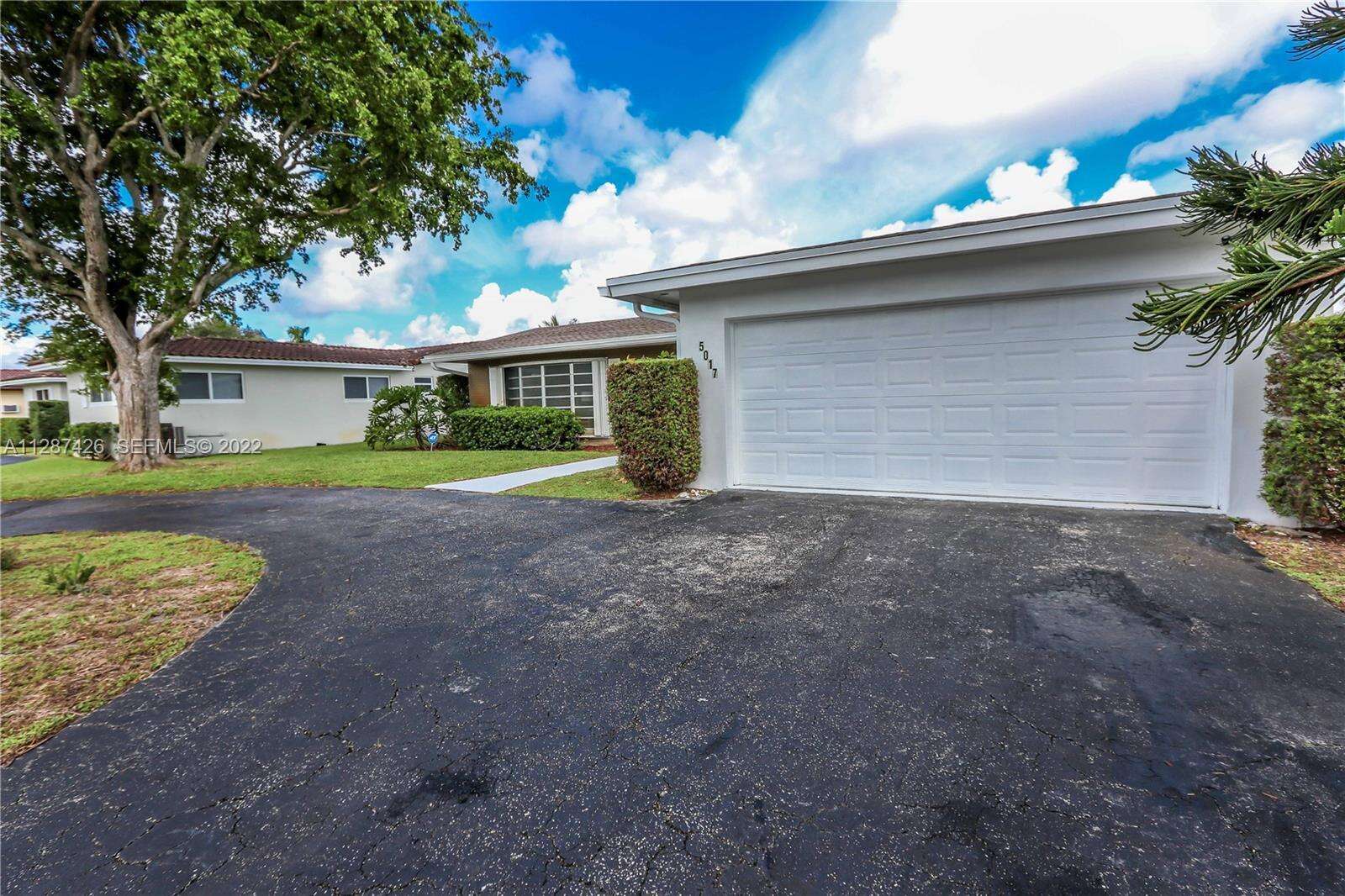 5017 Roosevelt, Hollywood, FL 33021 - For Sale photo 2