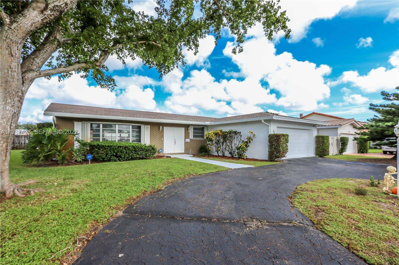 5017 Roosevelt, Hollywood, FL 33021 - For Sale photo 3