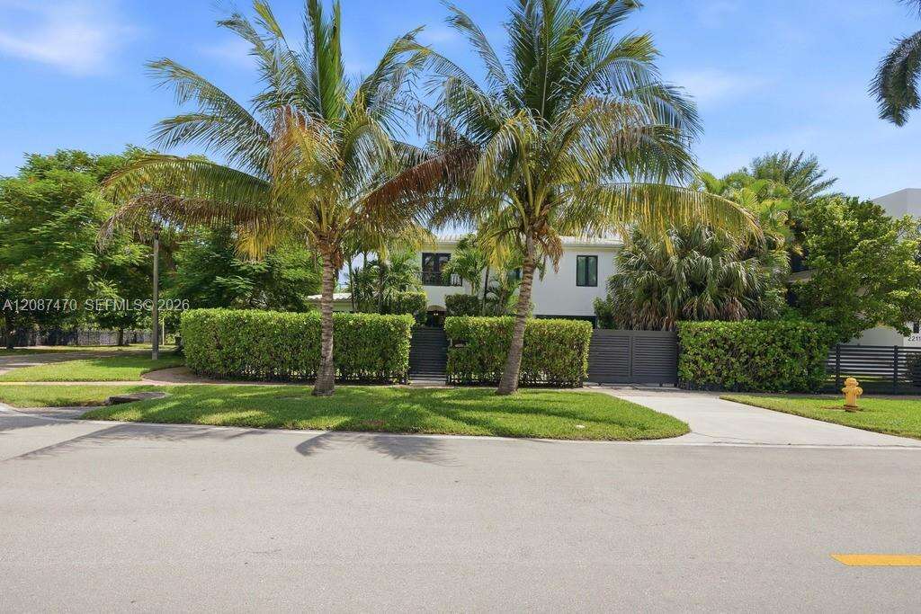 2225 Meridian Ave, Miami Beach, FL 33139 - For Sale photo 3