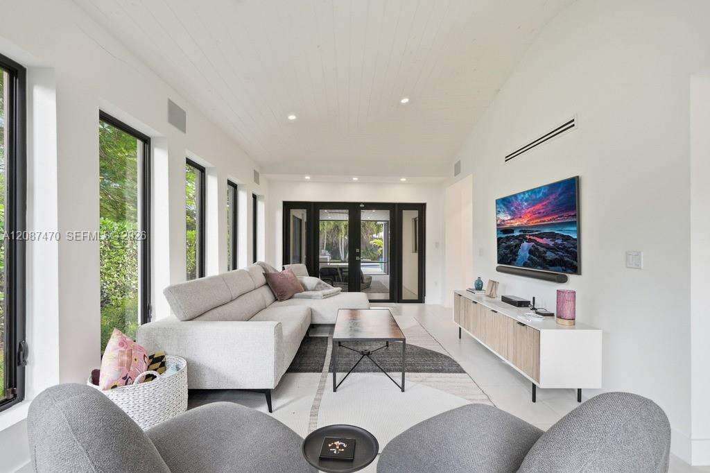 2225 Meridian Ave, Miami Beach, FL 33139 - For Sale photo 24