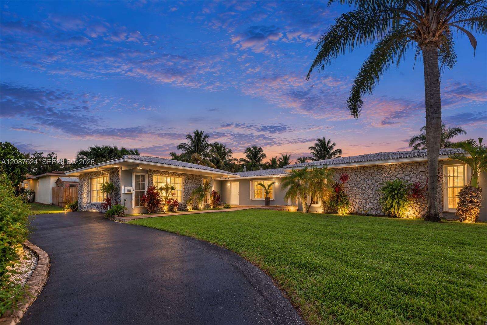 19885 22nd Ave, Miami, FL 33180 - For Sale photo 1