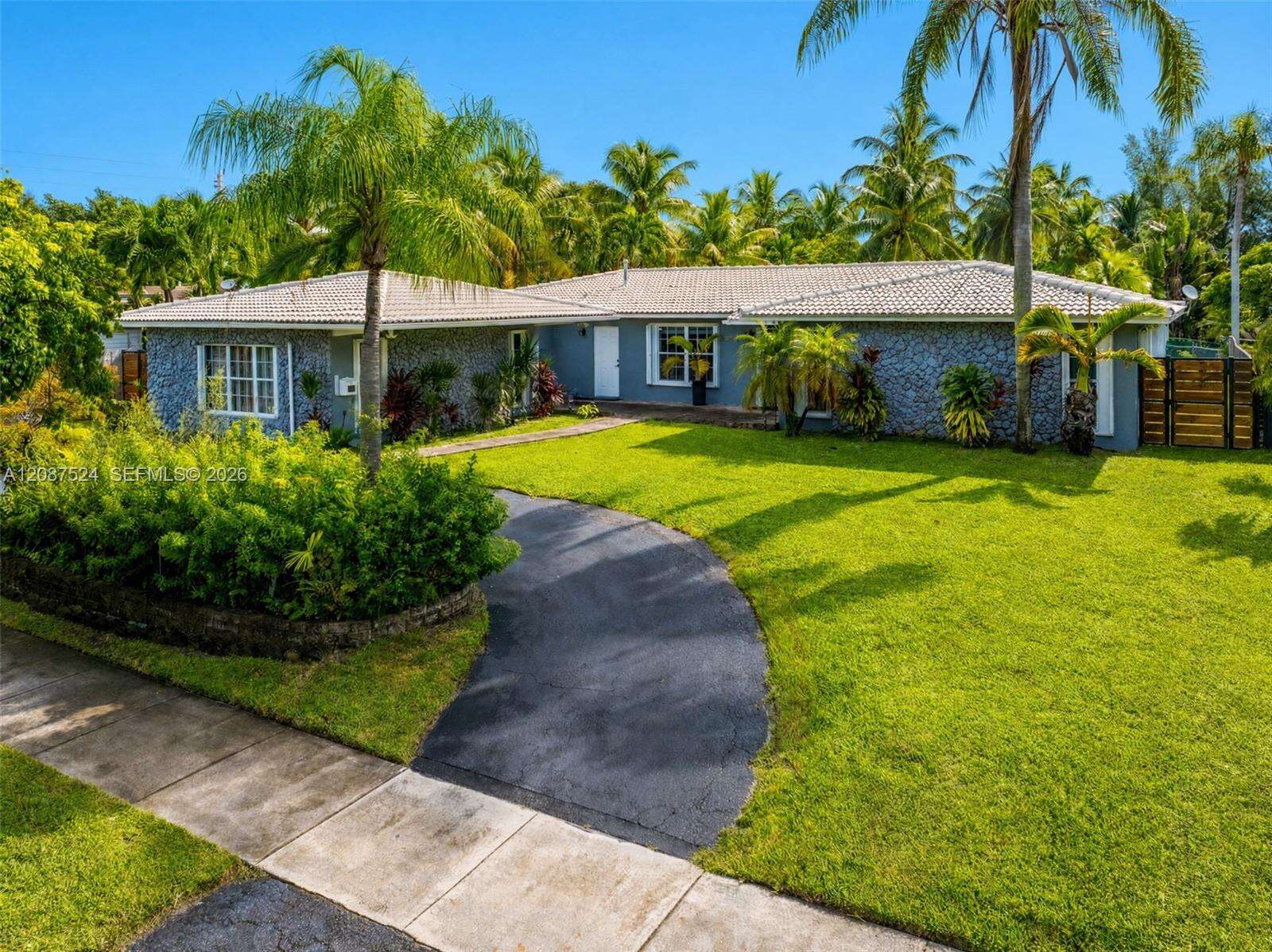 19885 22nd Ave, Miami, FL 33180 - For Sale photo 54