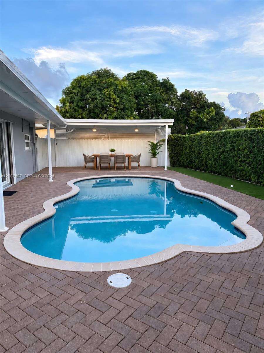 7730 42nd St, Hollywood, FL 33024 - For Sale photo 1