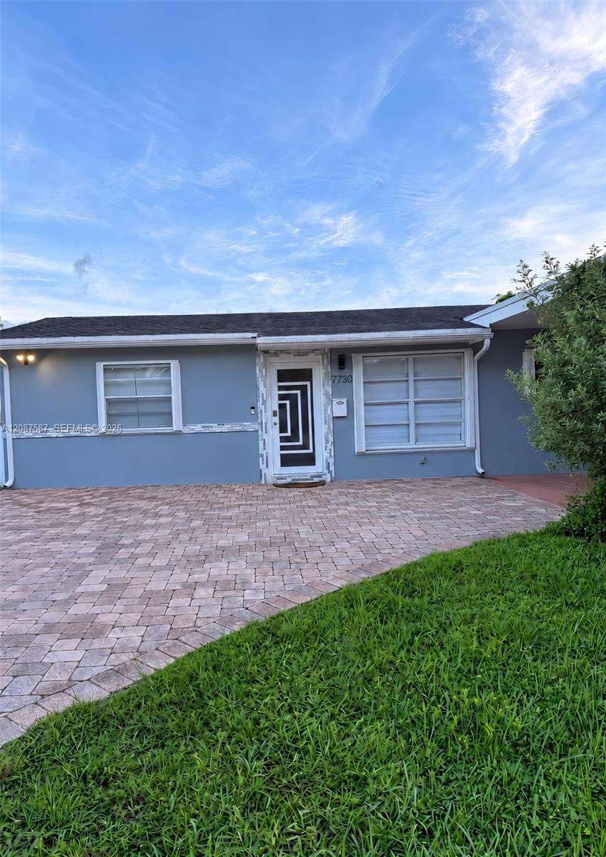 7730 42nd St, Hollywood, FL 33024 - For Sale photo 2