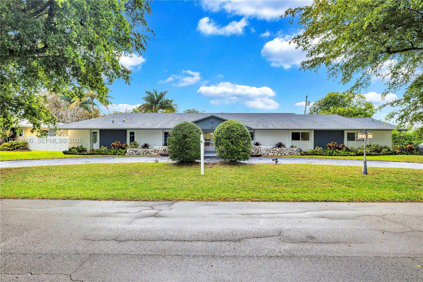 3211 Calle Largo Dr, Hollywood, FL 33021 - For Sale photo 2