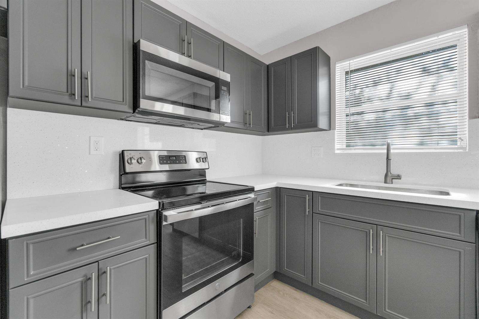 3240 Sheridan, Hollywood, FL 33021 - For Sale photo 11
