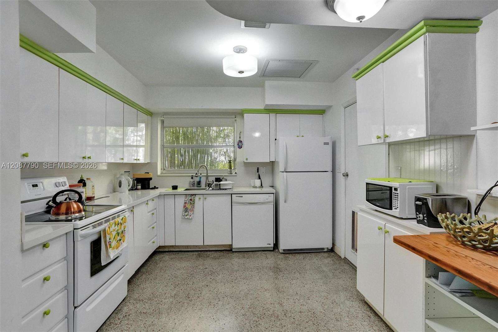 18500 23rd Ct, Miami, FL 33180 - For Sale photo 15