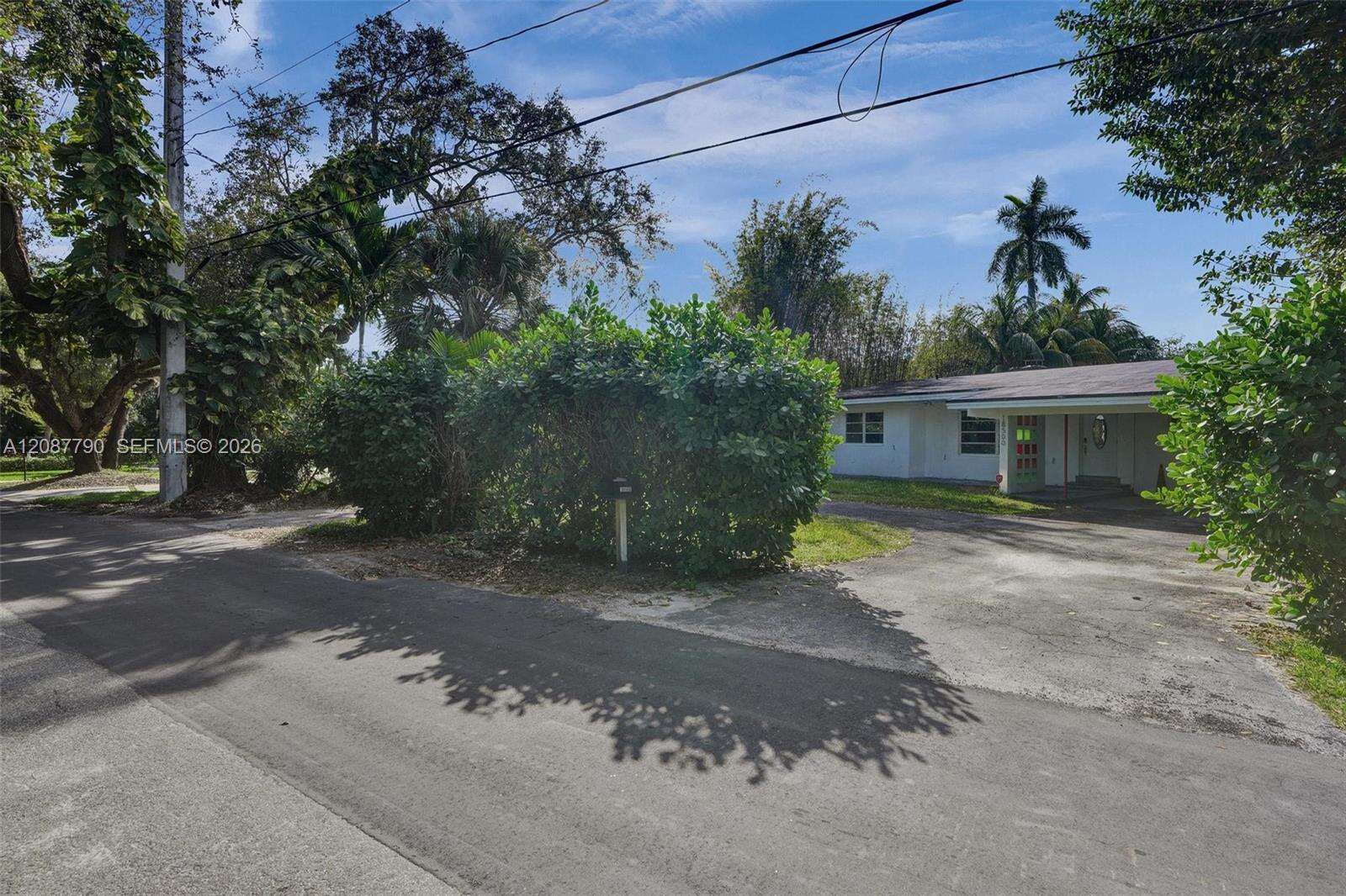 18500 23rd Ct, Miami, FL 33180 - For Sale photo 4