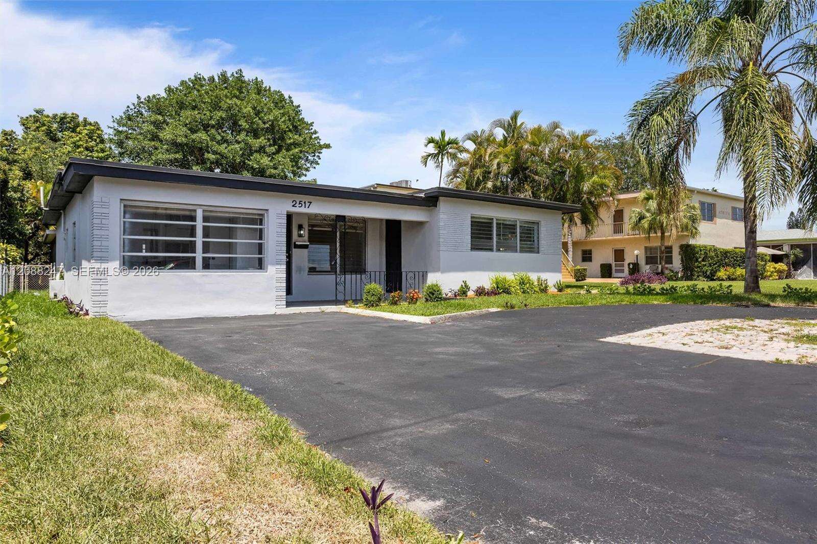 2517 Polk St, Hollywood, FL 33020 - For Sale photo 2