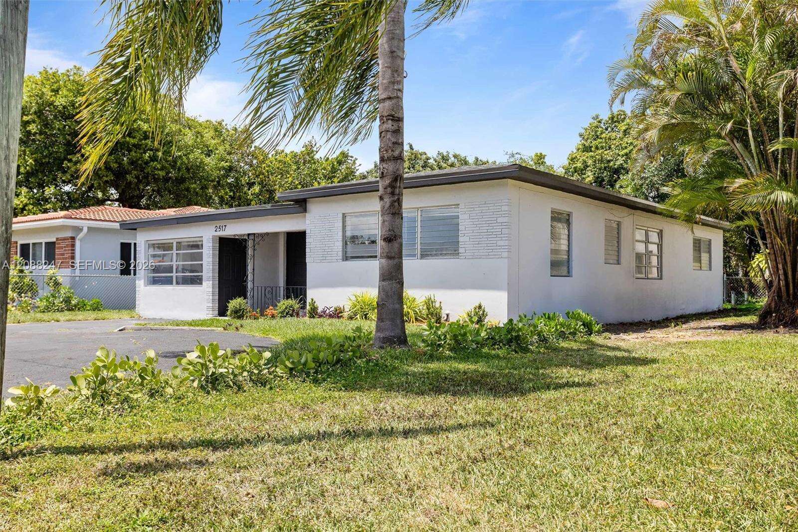 2517 Polk St, Hollywood, FL 33020 - For Sale photo 3