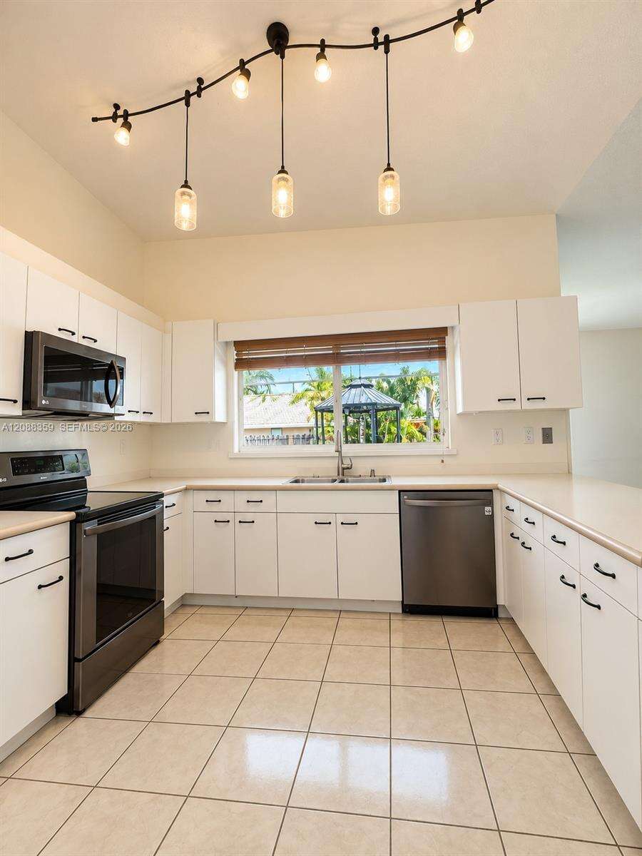 16080 155th Ct, Miami, FL 33187 - For Sale photo 11