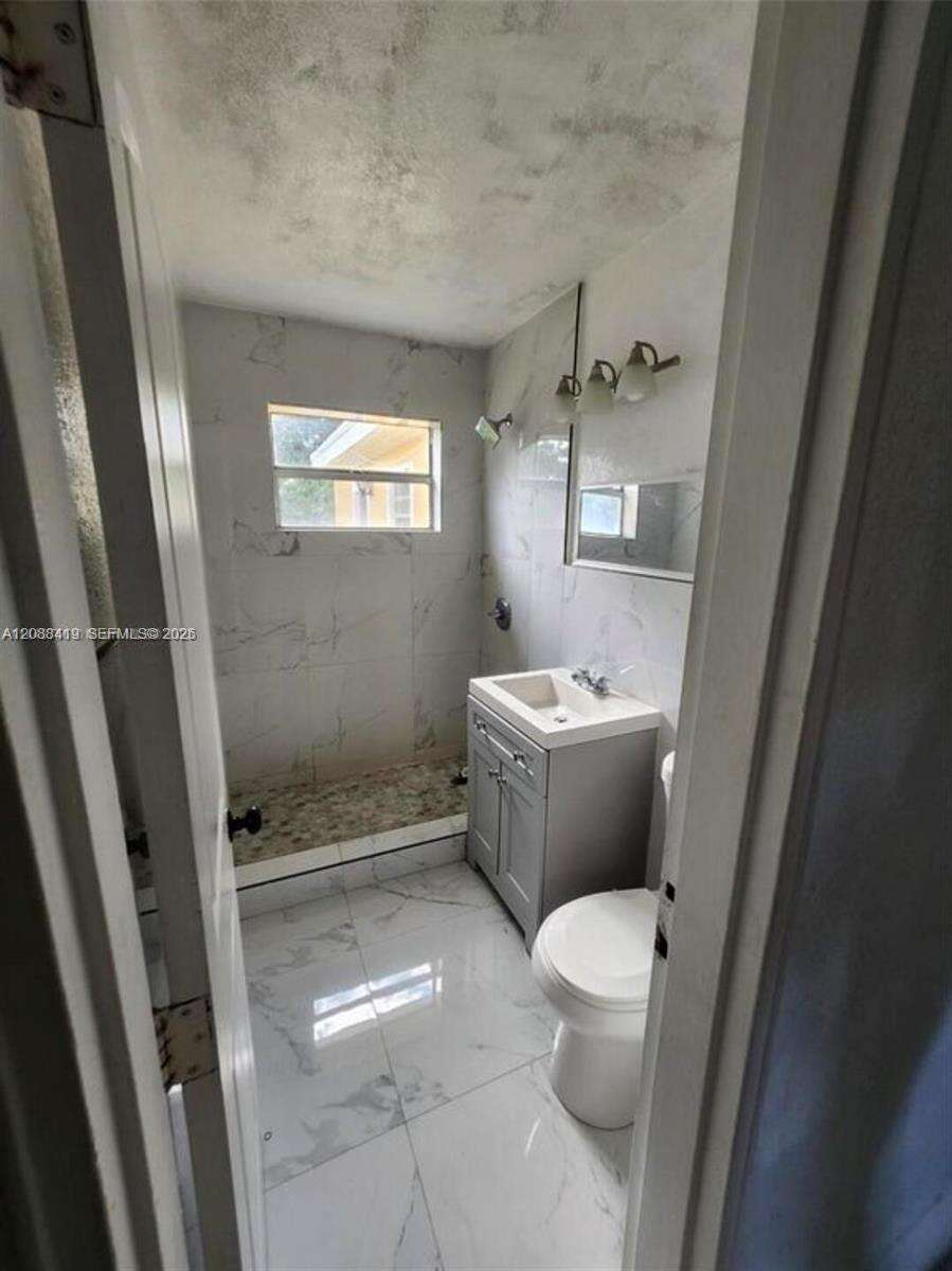 Hollywood, FL 33024 - For Sale photo 9