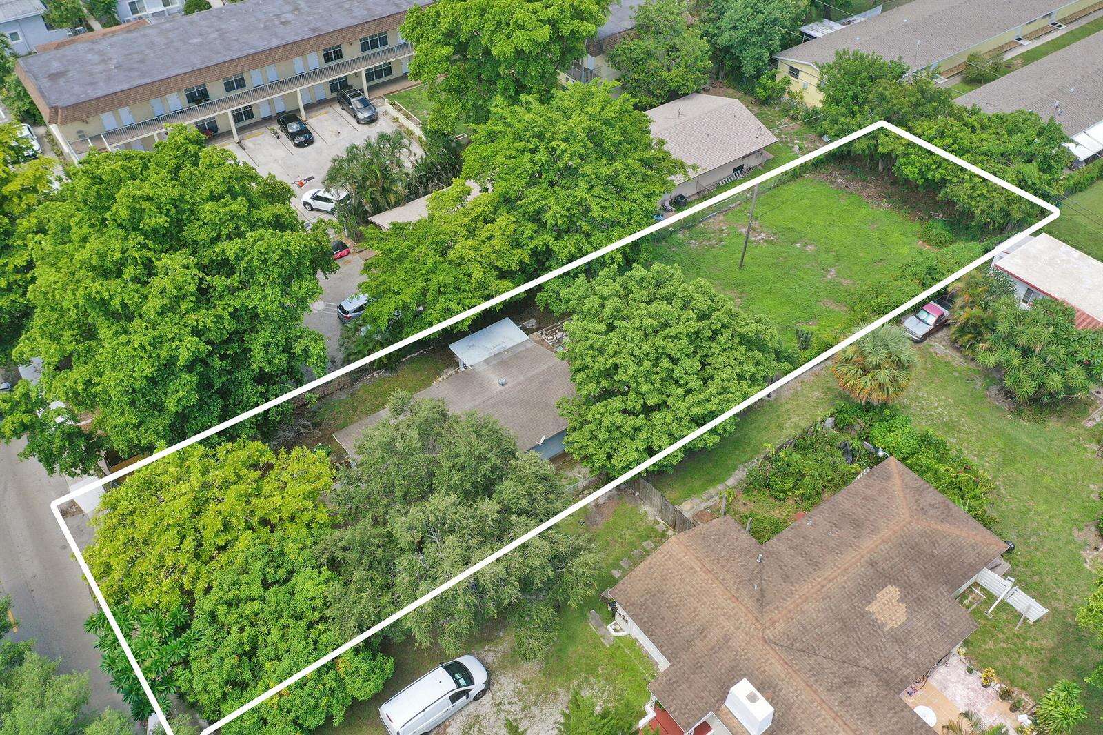2315 Monroe, Hollywood, FL 33020 - For Sale photo 2